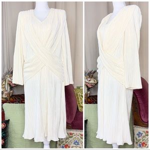 80s Ivory Plisse’ Shift Dress